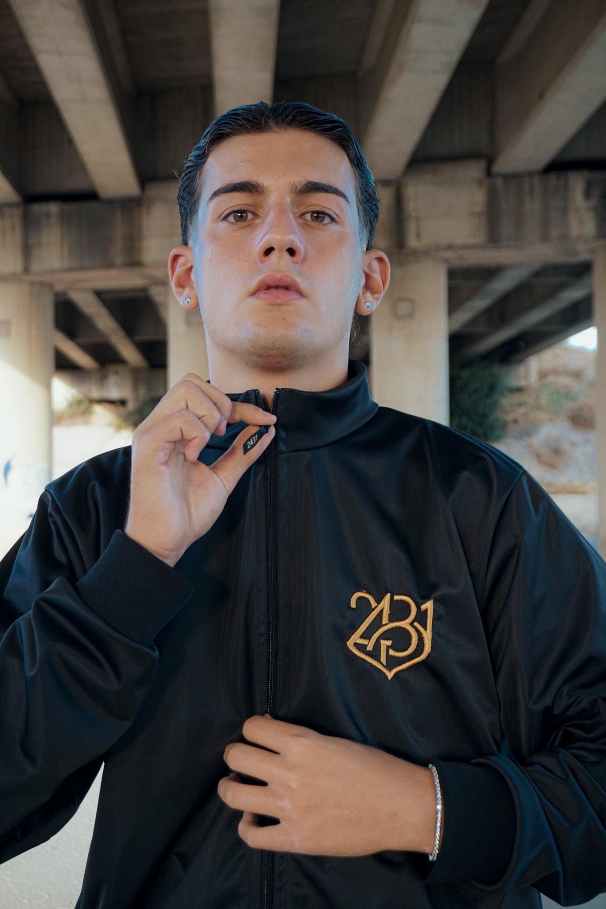 COMPLETO ETERNITY BLACK/GOLD