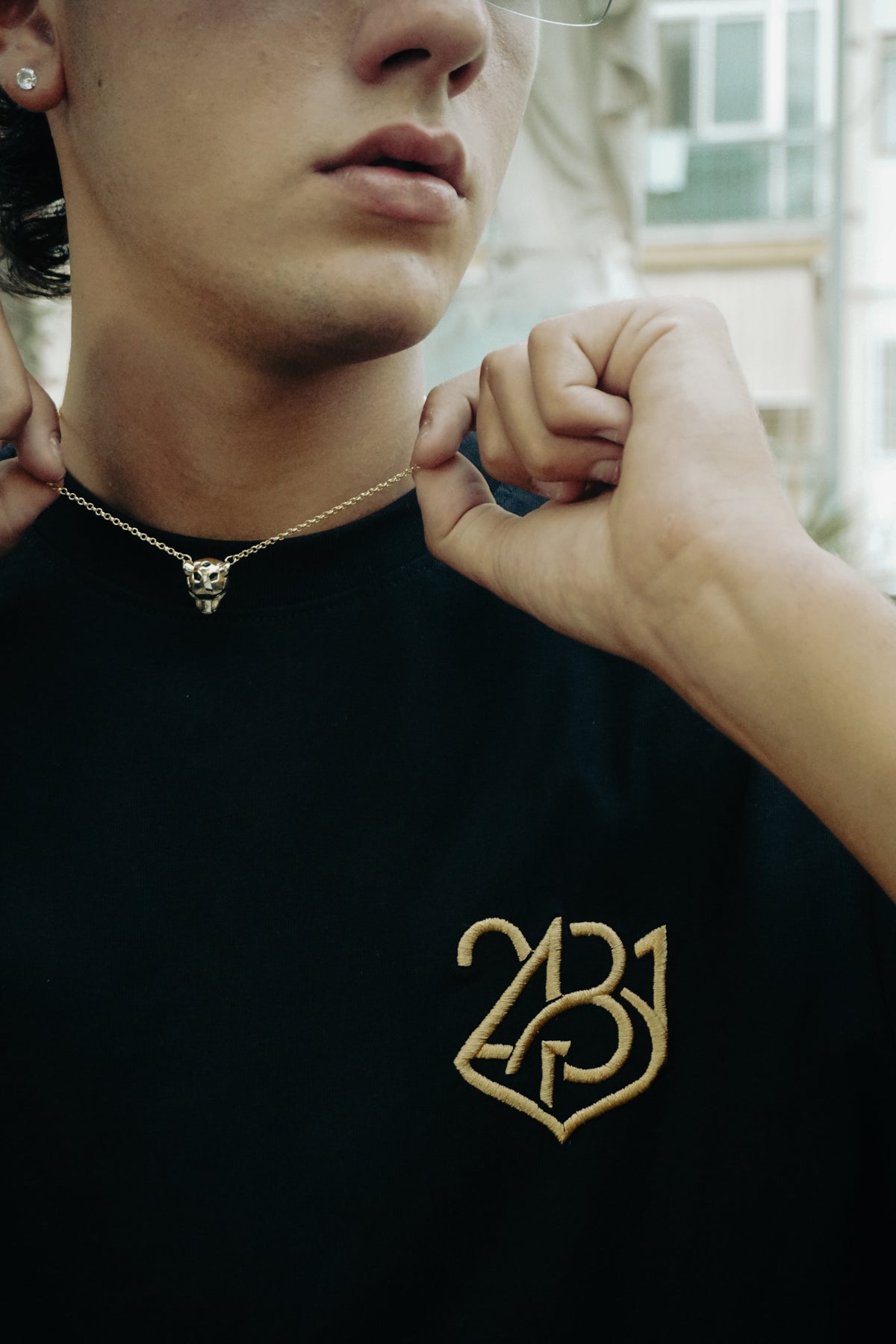 COMPLETO ESSENTIAL BLACK/GOLD