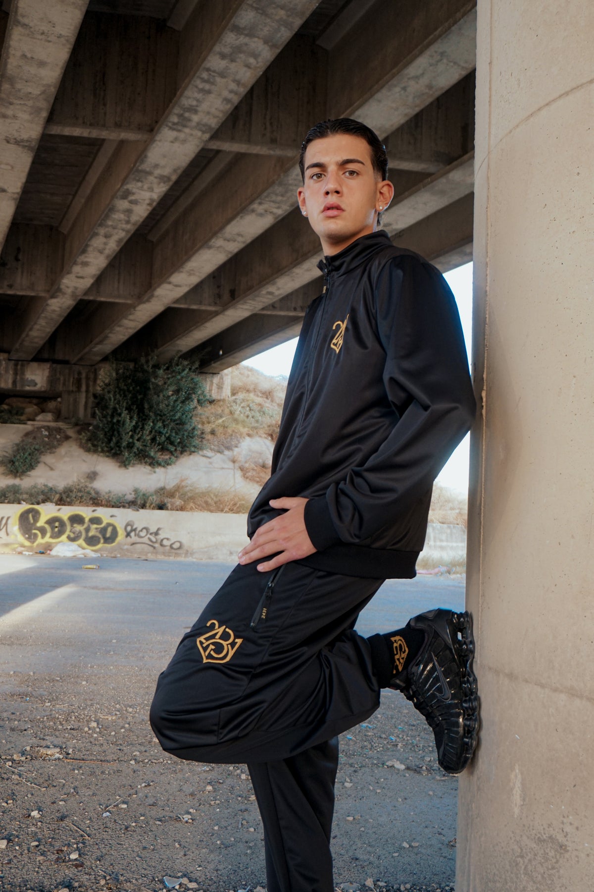 COMPLETO ETERNITY BLACK/GOLD