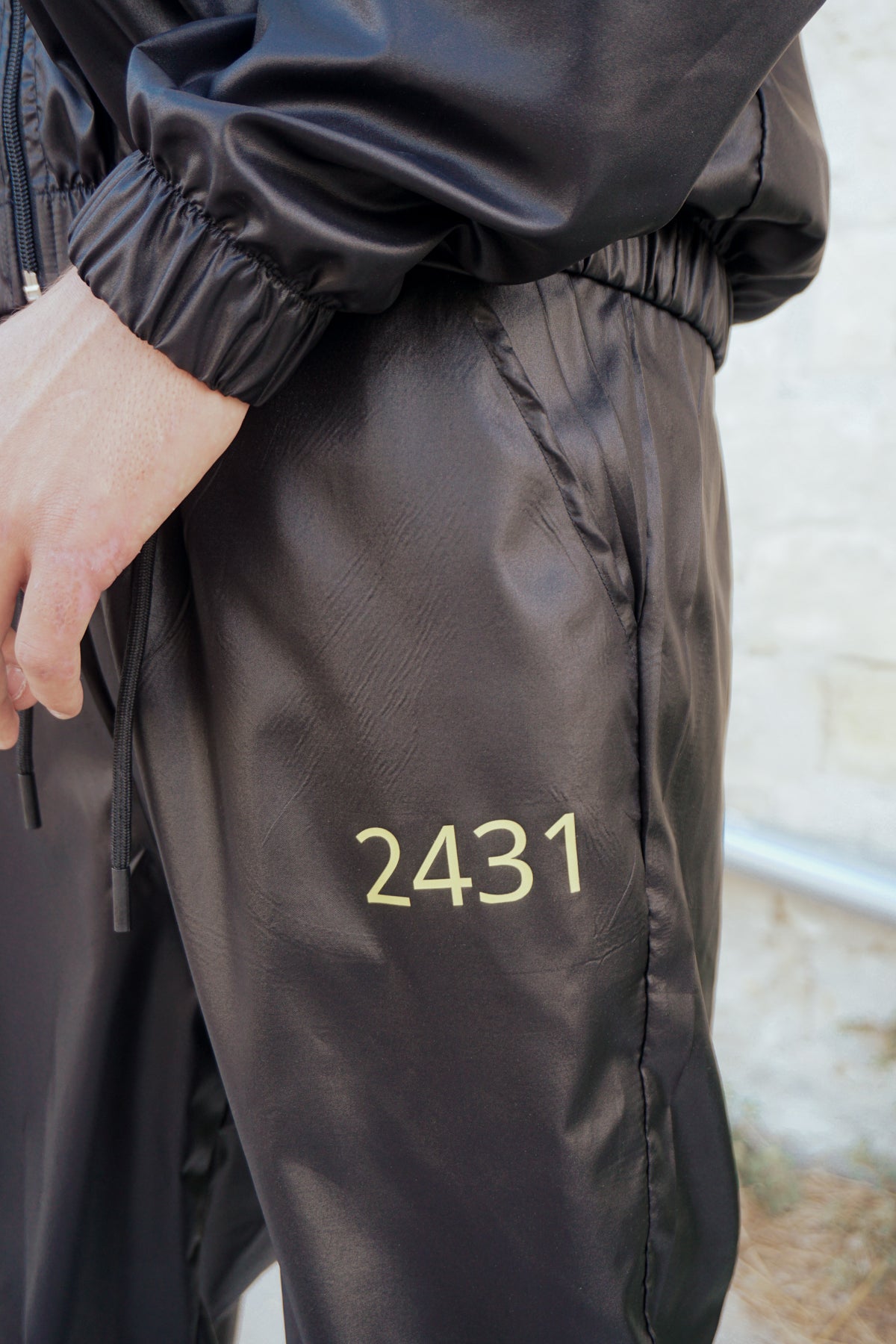 2431 ETERNITY Completo Black/Gold LIMITED EDITION