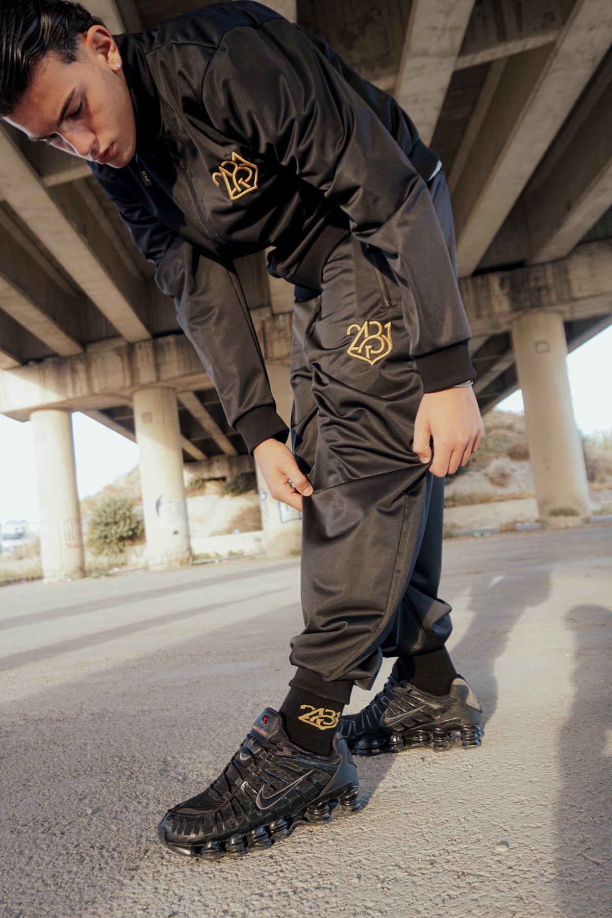 COMPLETO ETERNITY BLACK/GOLD