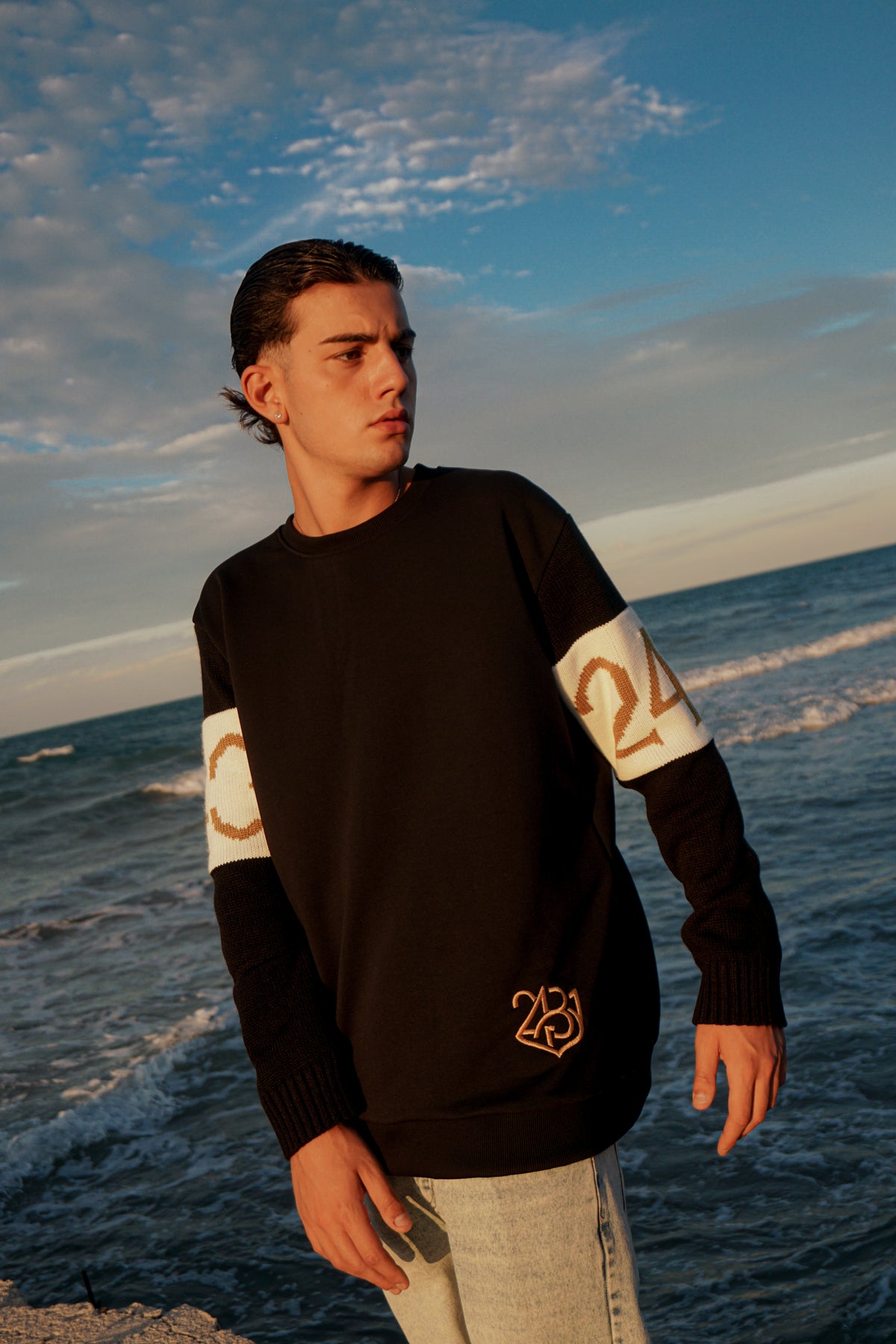FELPA ETERNITY BLACK/WHITE/GOLD