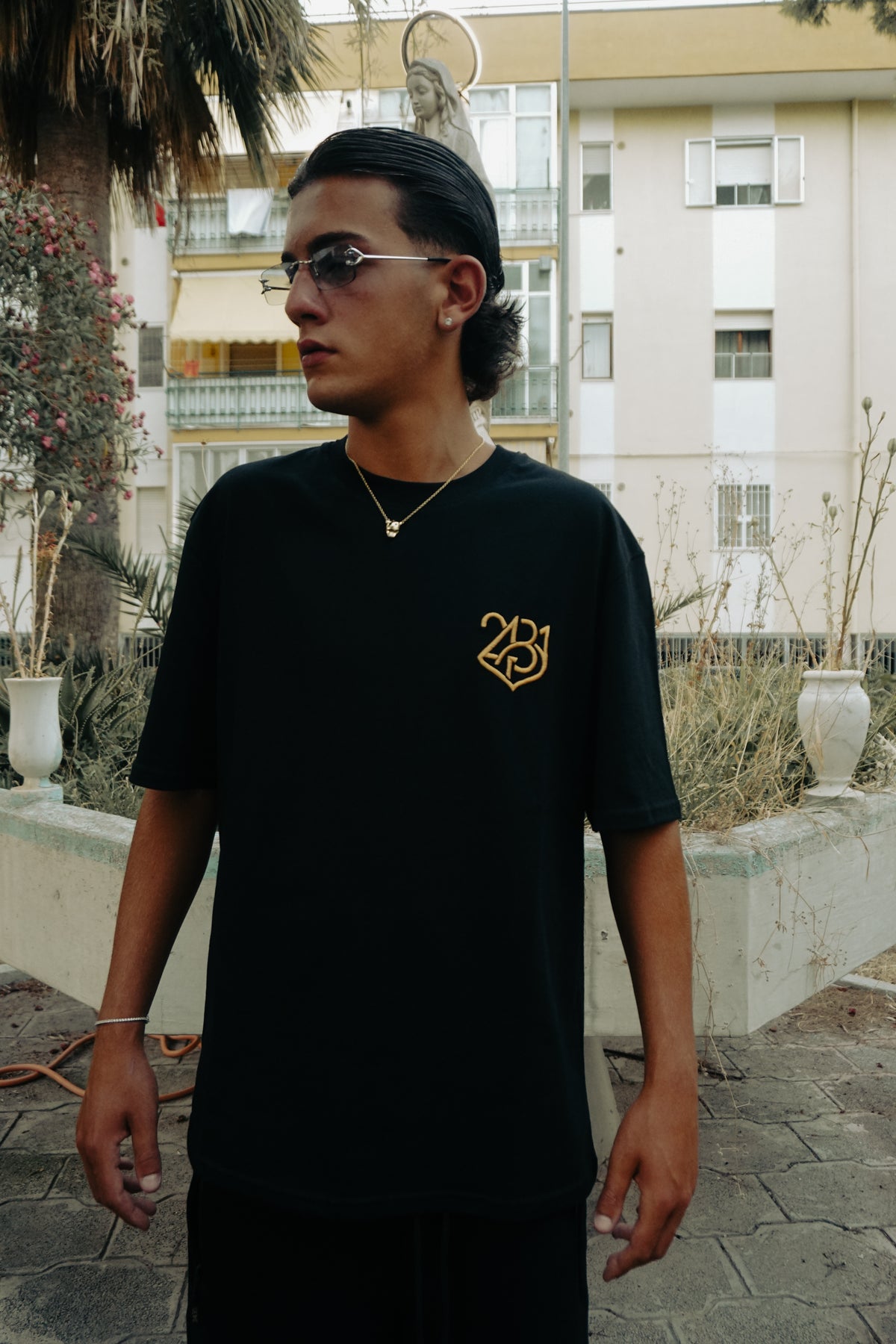 COMPLETO ESSENTIAL BLACK/GOLD